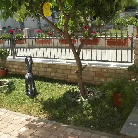 Peaceful With Style - Classic Daire Trogir